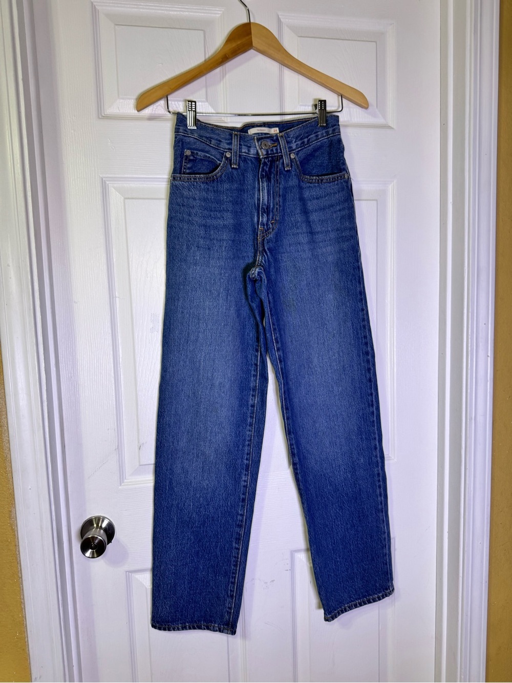 Levi's High-Rise ‘94 Baggy Jeans in Classic Blue